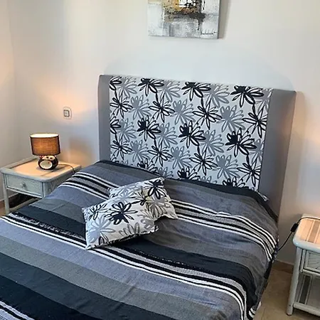 Nice Appt With Sea View And Pool In Apartment