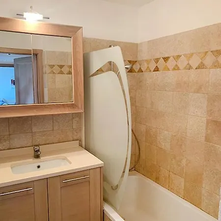 Apartment Nice Appt With Sea View And Pool In Cavalaire-sur-Mer